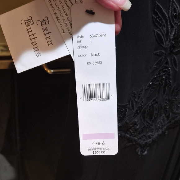 Rimini Elegant Black Maxi Dress - Picture 4 of 6